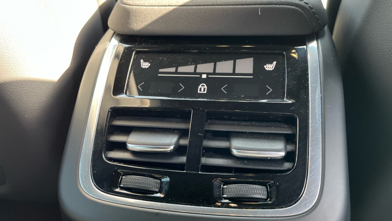 Volvo XC60 2.0 B5P Plus Black Edition 5dr AWD Geartronic Petrol Estate